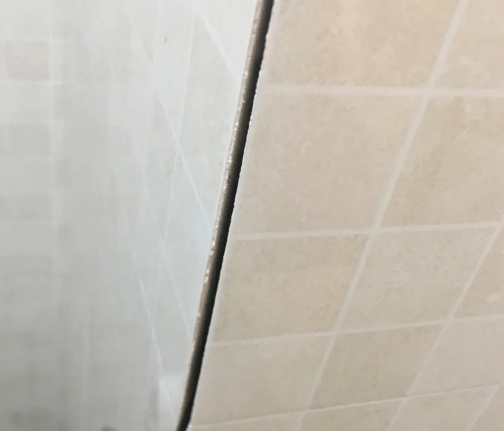 乌海瓷砖空鼓维修公司分享阳台瓷砖脱落的修复过程可以分为以下几个步骤